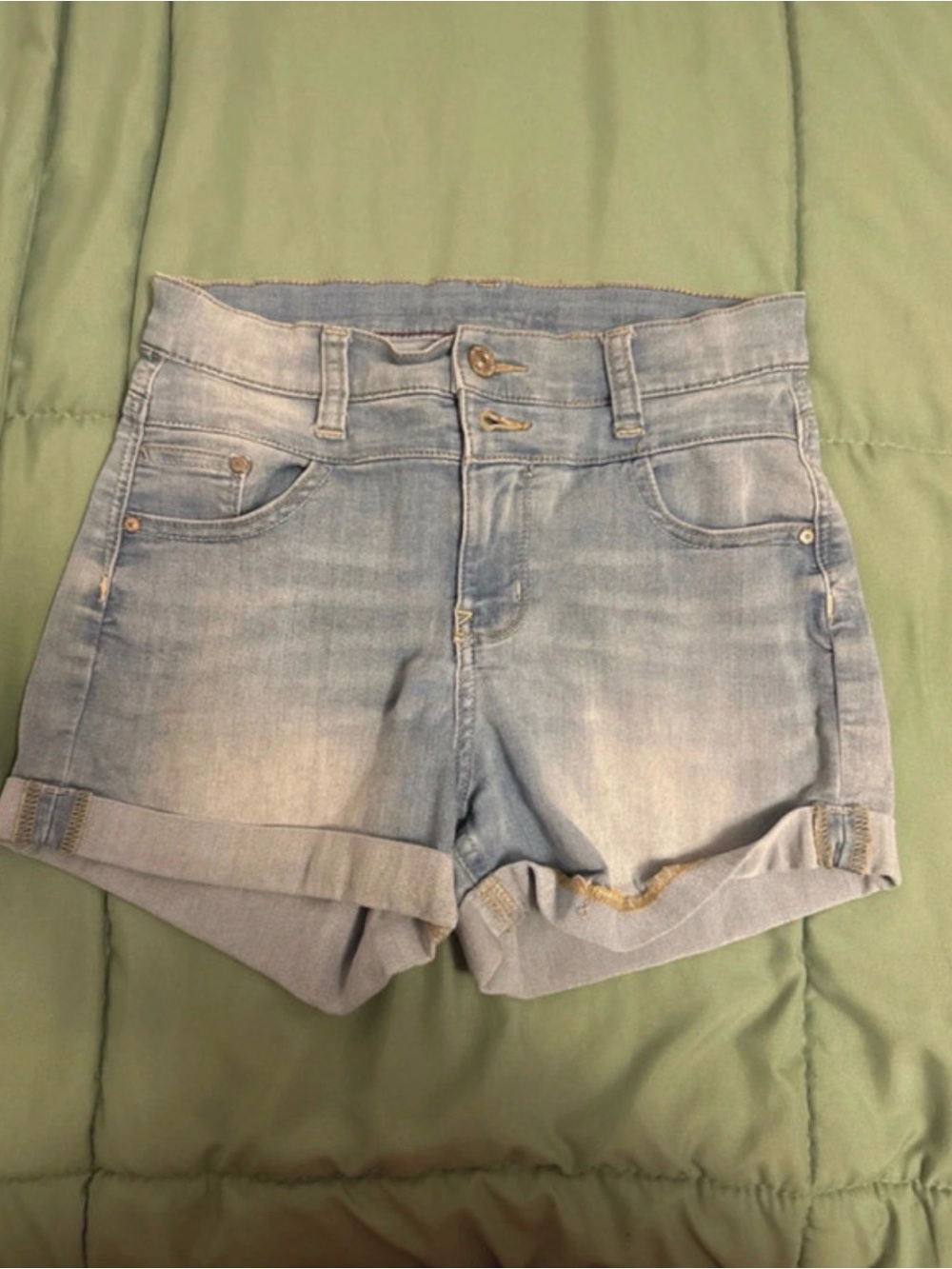 Wallflower Light Wash Rolled-Hem Denim Shorts